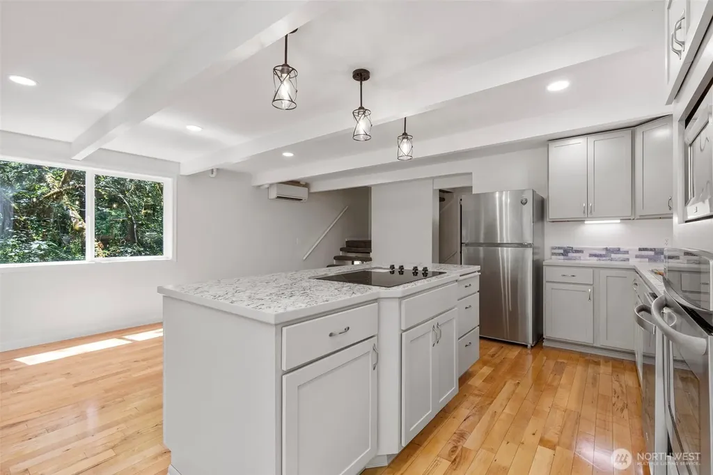 381 E Sherwood Creek Road Allyn WA 98524