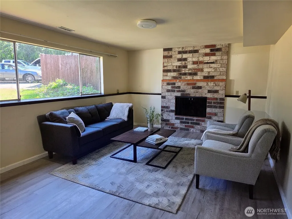 19119 130th Avenue SE Renton WA 98058