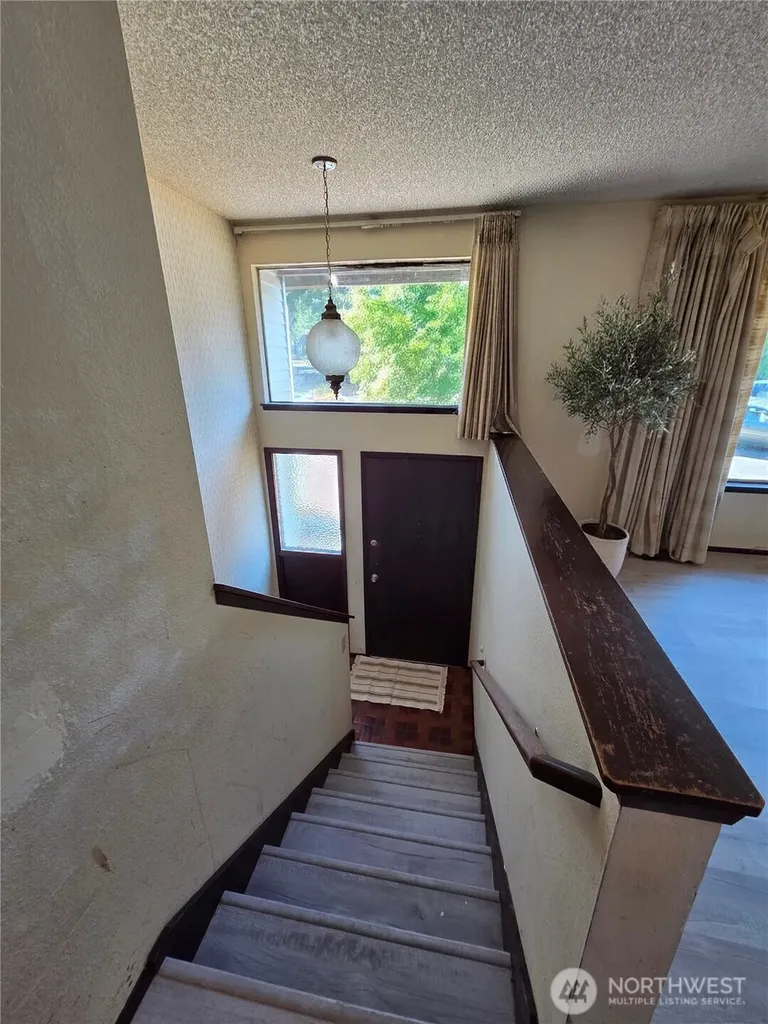 19119 130th Avenue SE Renton WA 98058
