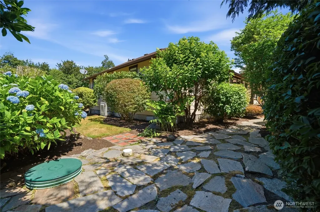 4859 NE Deerbrook Lane Hansville WA 98340