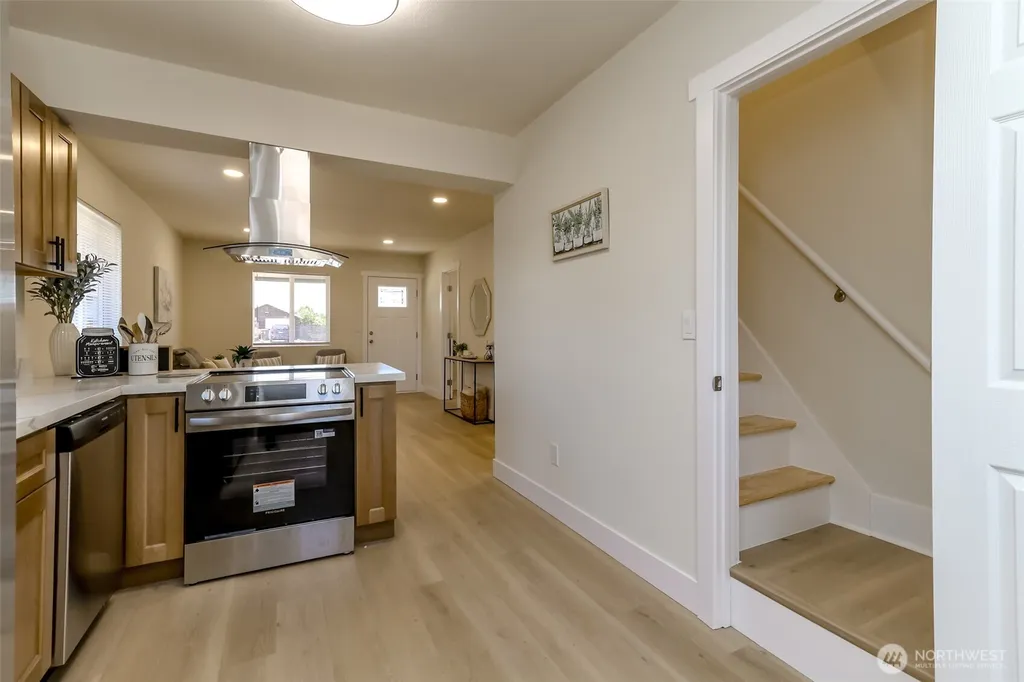 3833 E G Street Tacoma WA 98404
