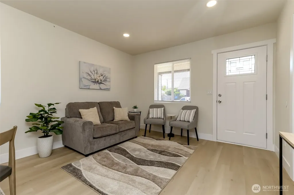 3833 E G Street Tacoma WA 98404