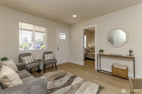 3833 E G Street Tacoma WA 98404