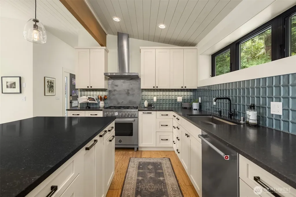 3604 Sunrise View Lane Greenbank WA 98253