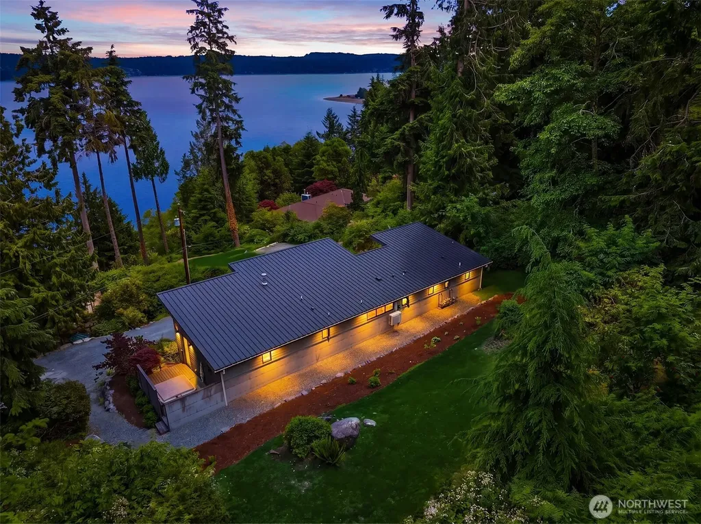 3604 Sunrise View Lane Greenbank WA 98253