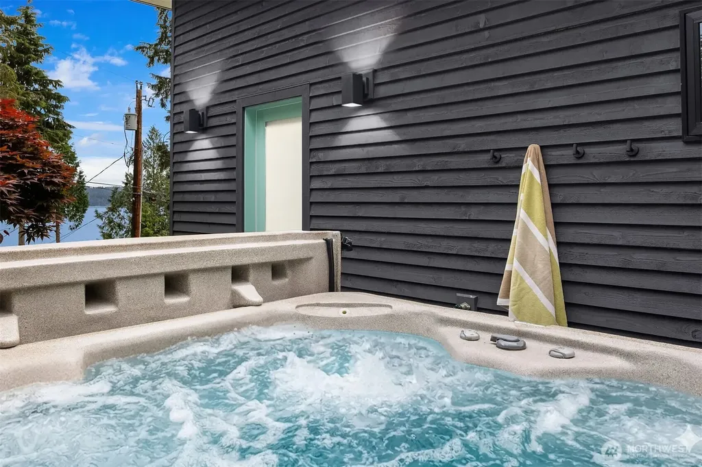 3604 Sunrise View Lane Greenbank WA 98253