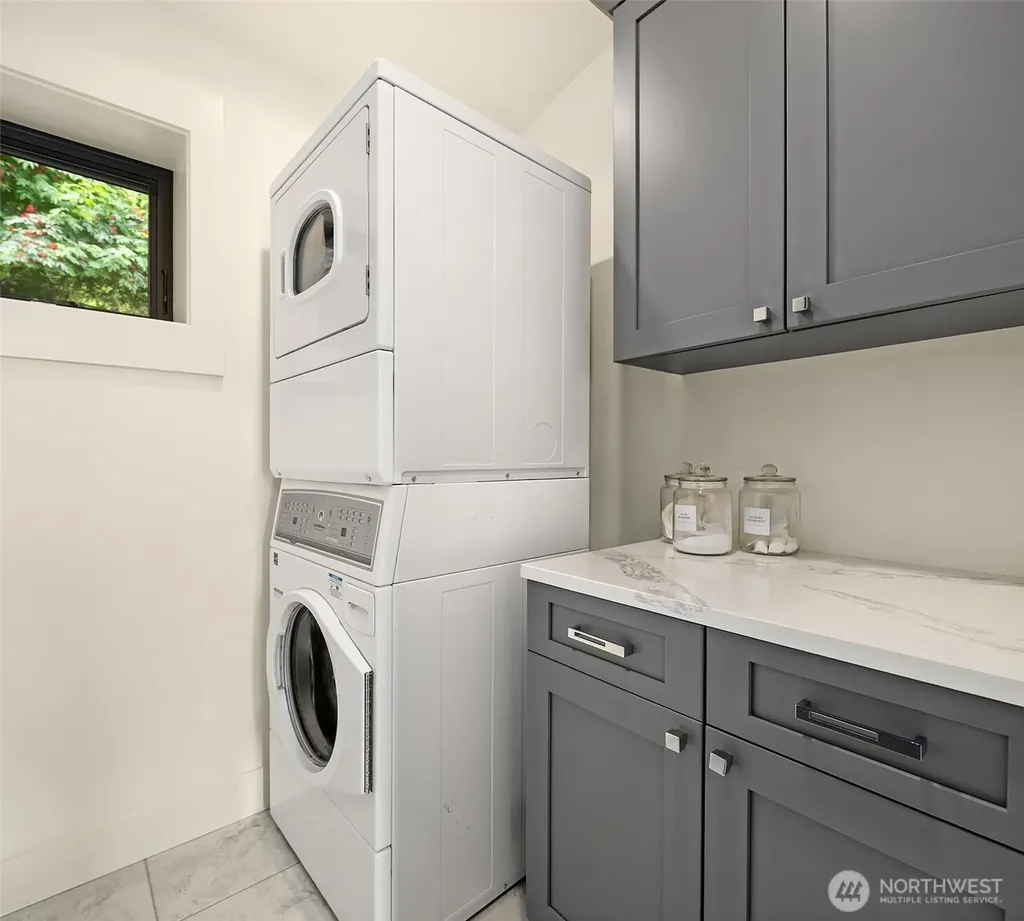 3604 Sunrise View Lane Greenbank WA 98253