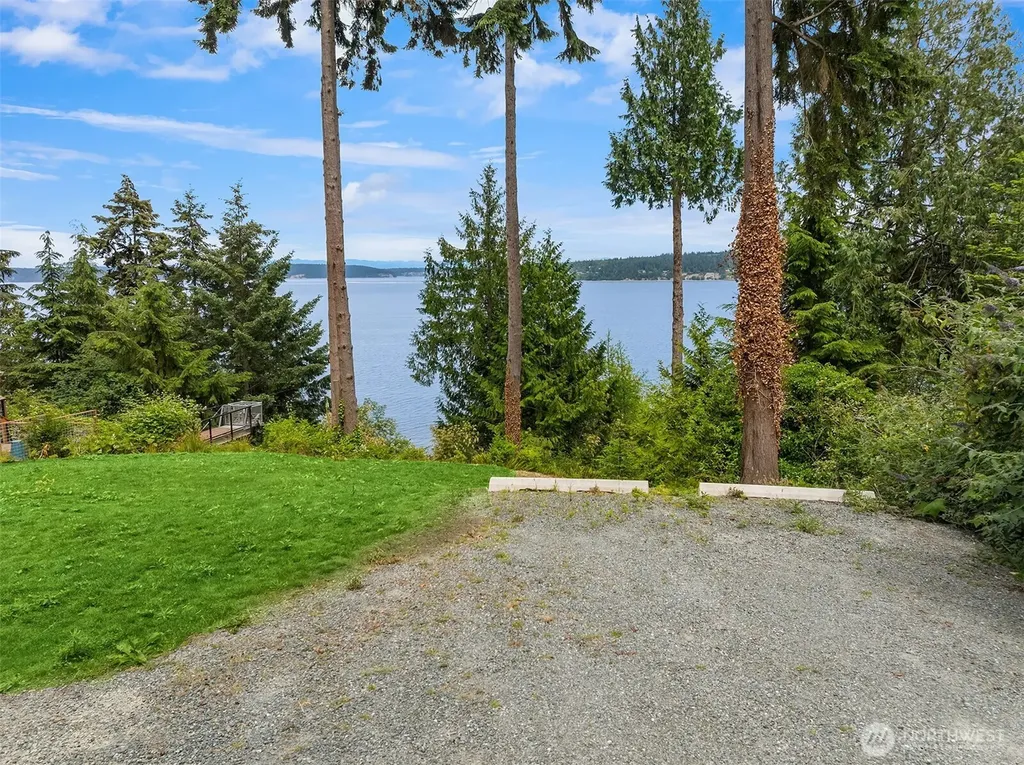 3604 Sunrise View Lane Greenbank WA 98253