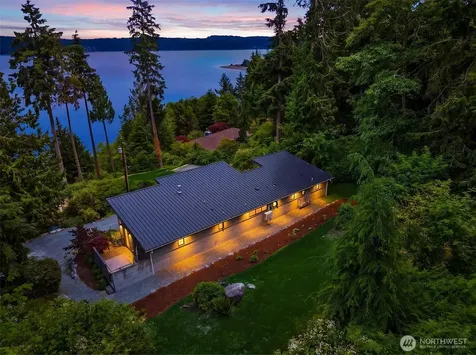 3604 Sunrise View Lane Greenbank WA 98253