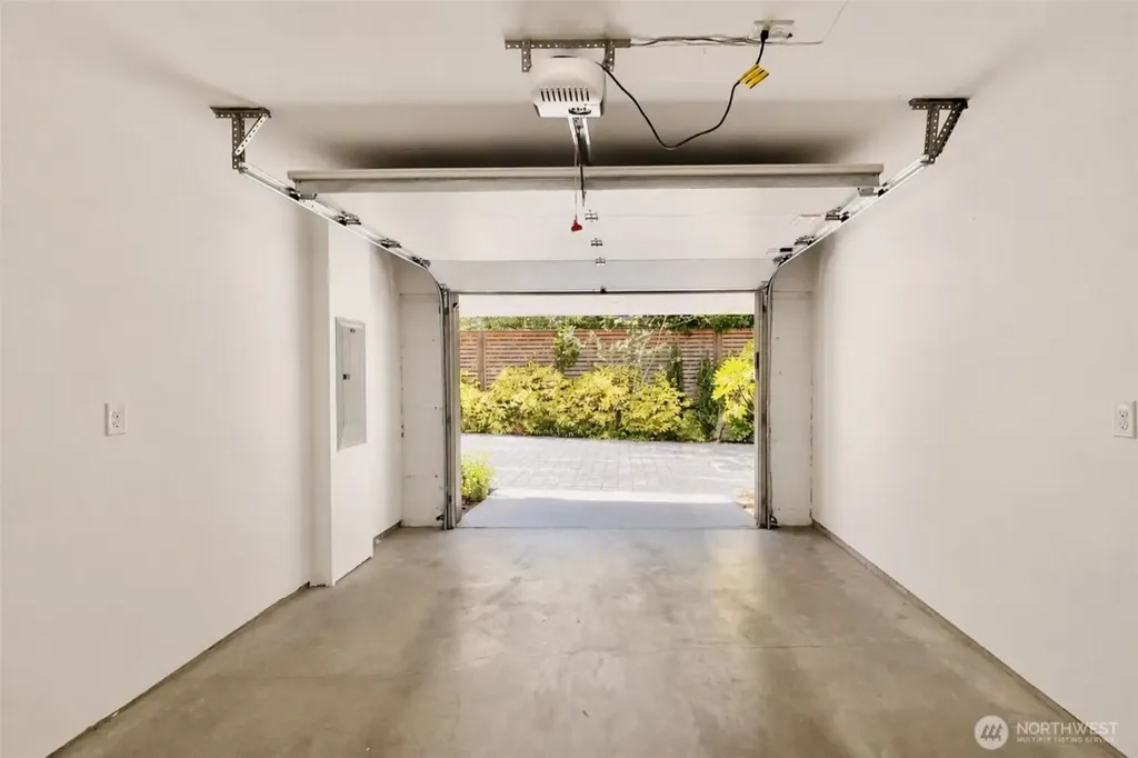 333 N 90th Street Seattle WA 98103