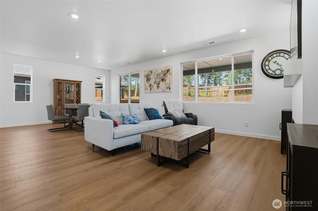1948 NW Meadowview Drive Poulsbo WA 98370