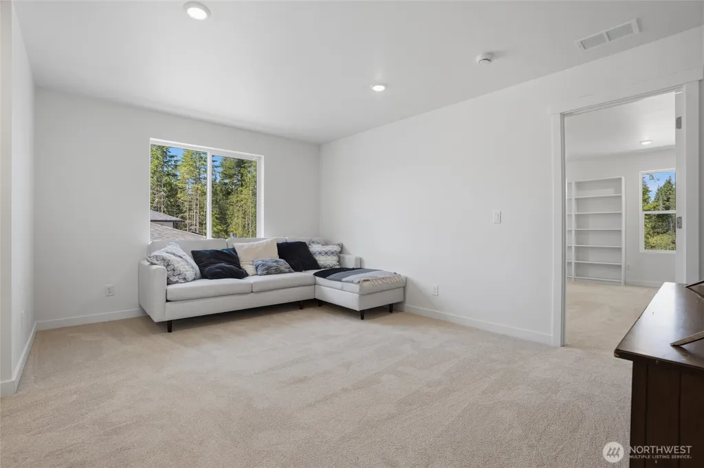 1948 NW Meadowview Drive Poulsbo WA 98370