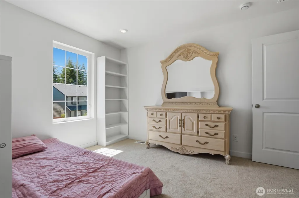 1948 NW Meadowview Drive Poulsbo WA 98370