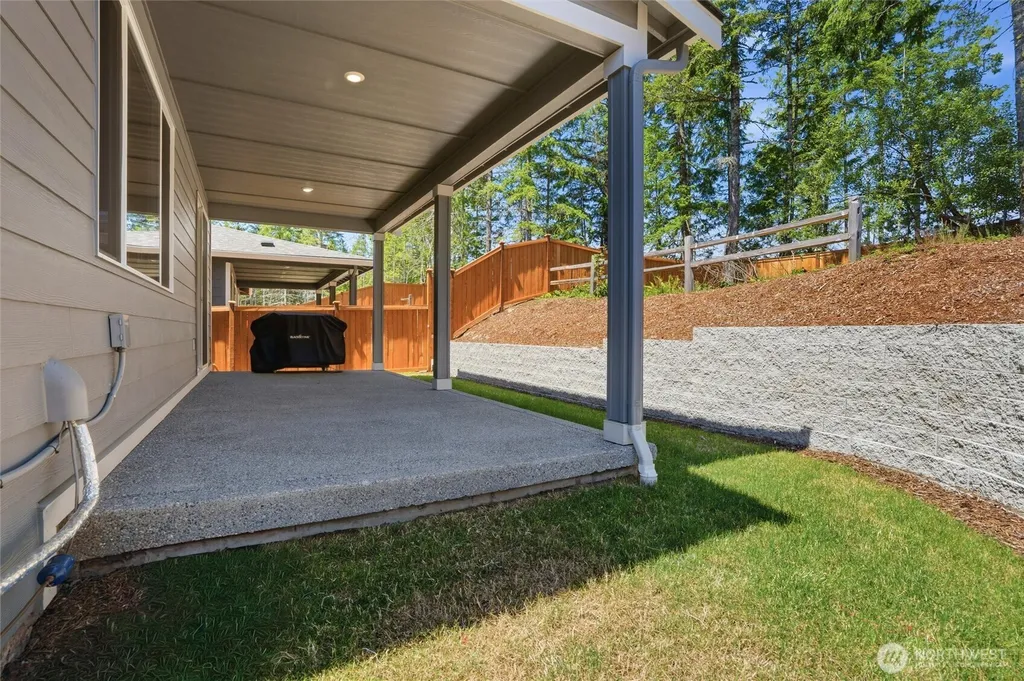1948 NW Meadowview Drive Poulsbo WA 98370