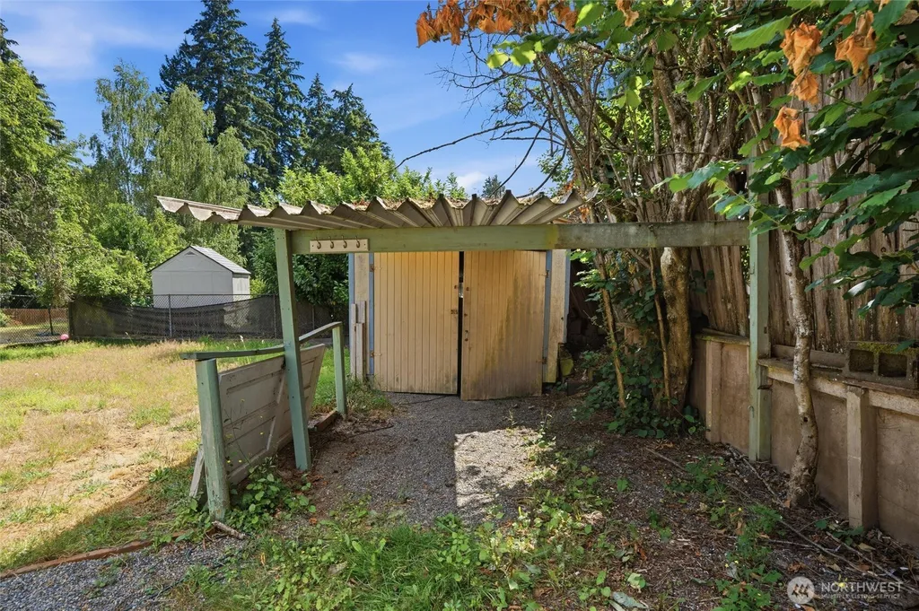 2506 Trenton Avenue NE Bremerton WA 98310