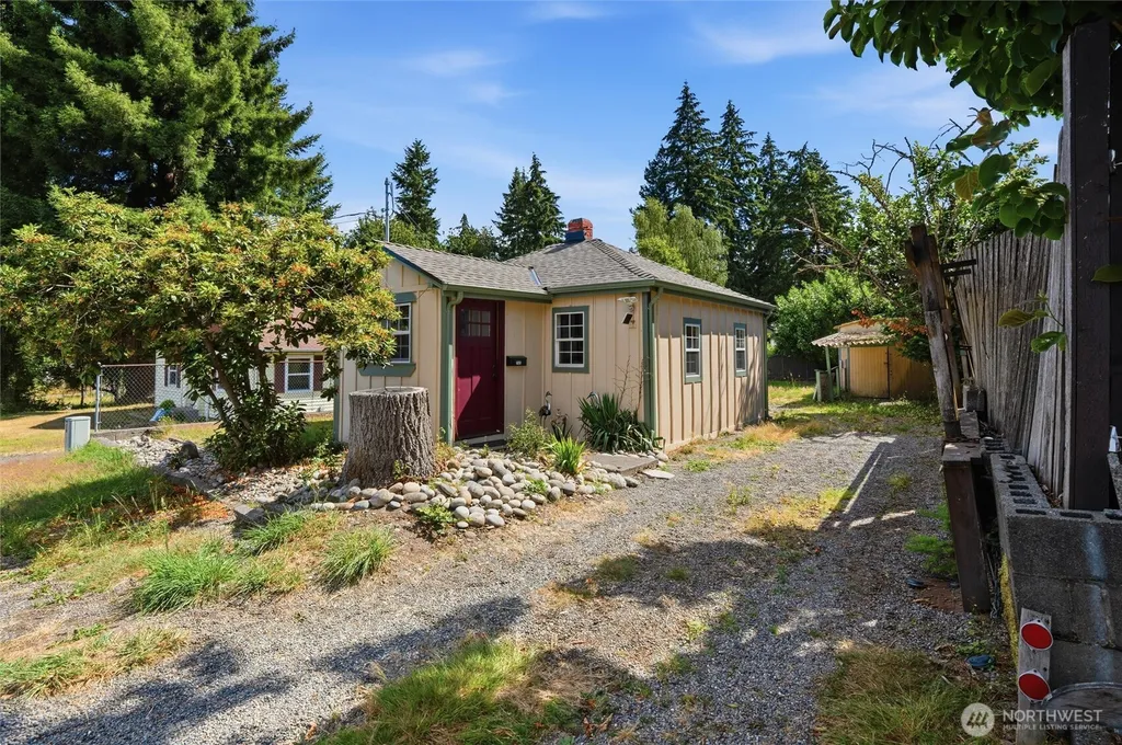 2506 Trenton Avenue NE Bremerton WA 98310