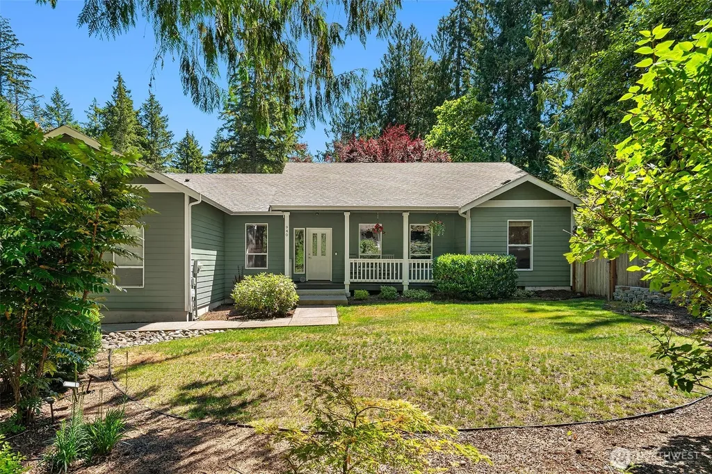 940 E Lakeshore Drive Allyn WA 98524