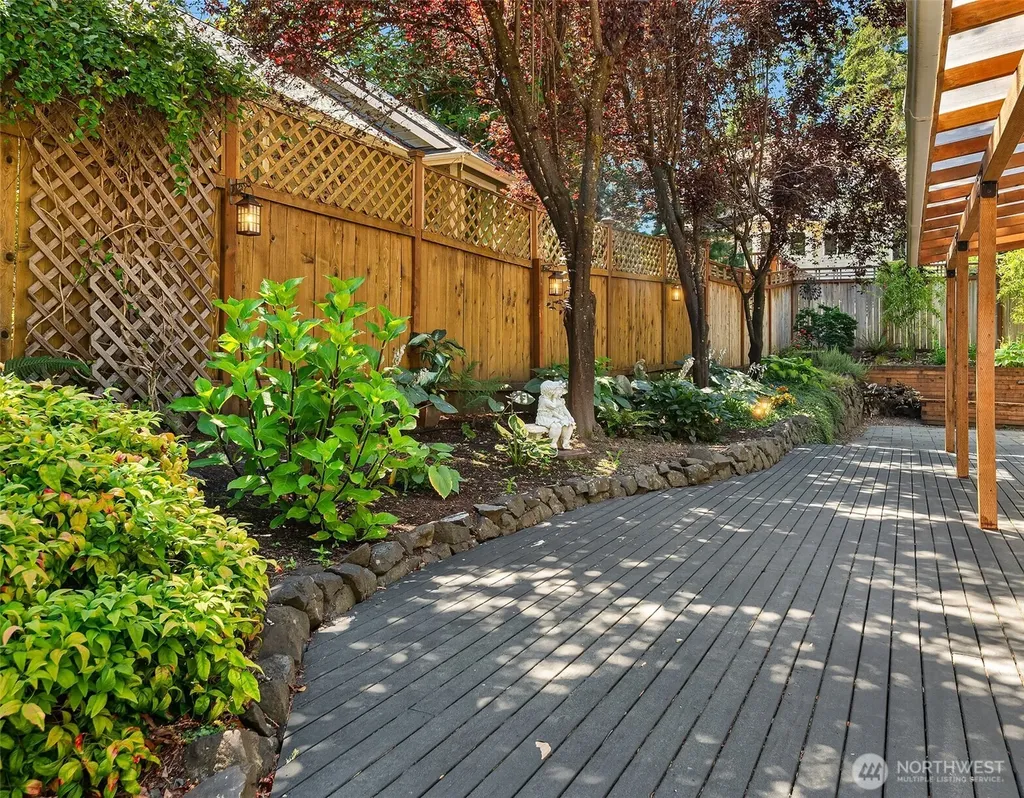 940 E Lakeshore Drive Allyn WA 98524
