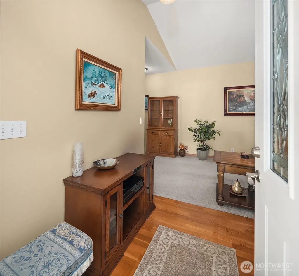 940 E Lakeshore Drive Allyn WA 98524