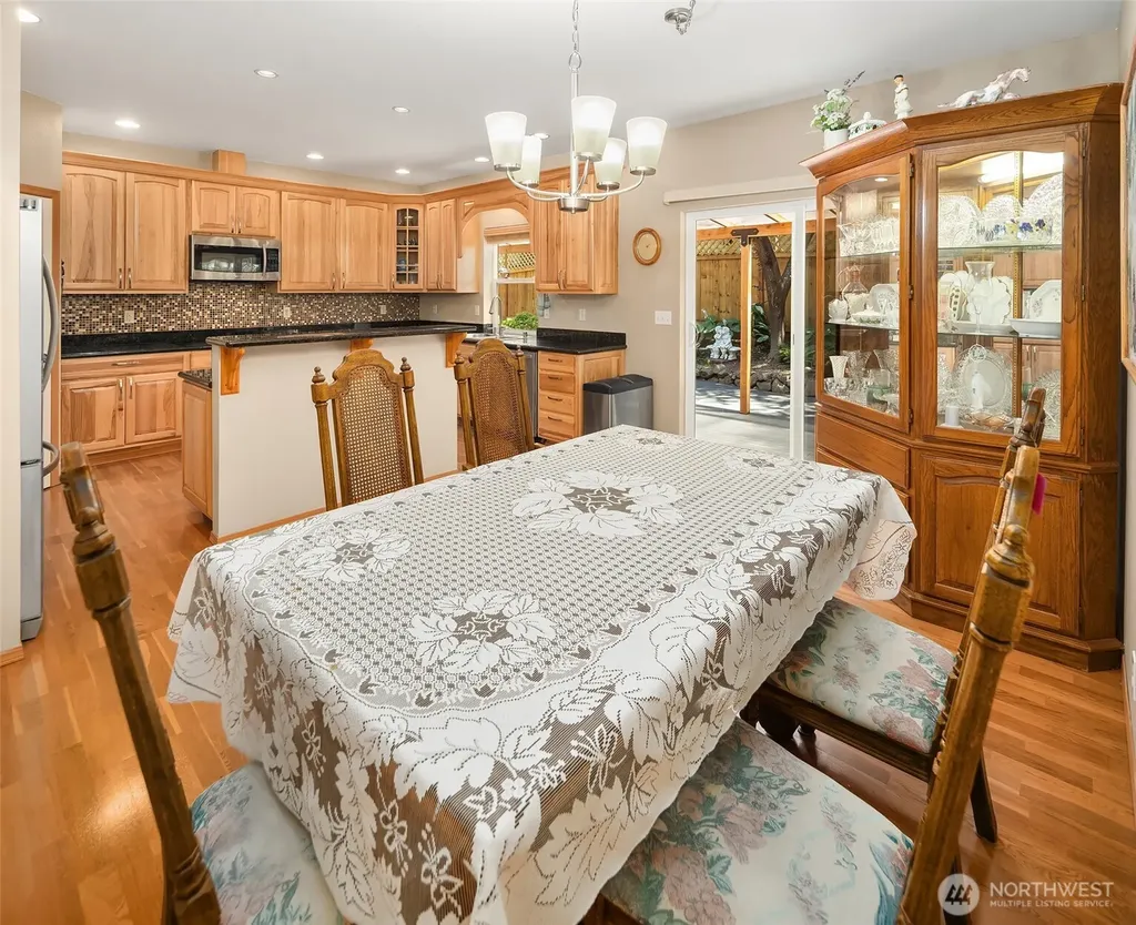940 E Lakeshore Drive Allyn WA 98524