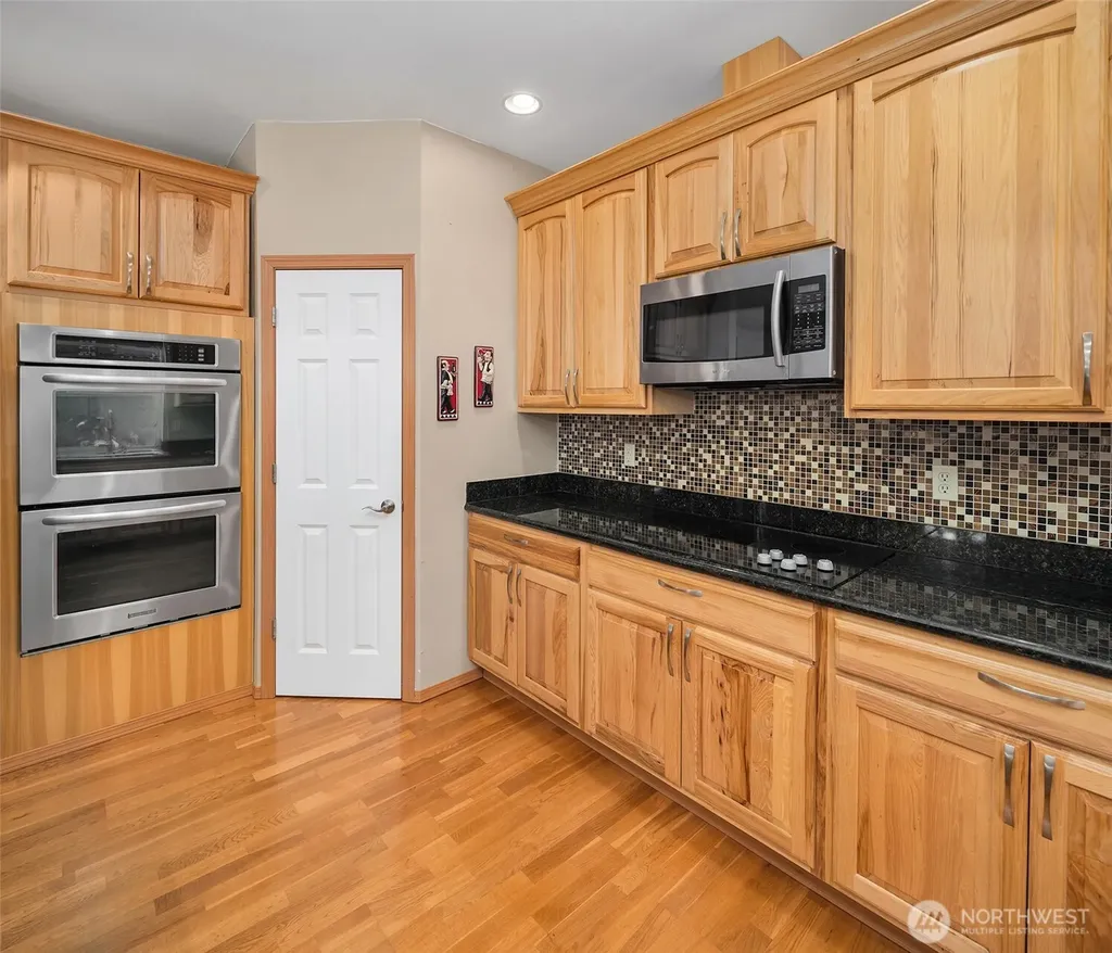 940 E Lakeshore Drive Allyn WA 98524