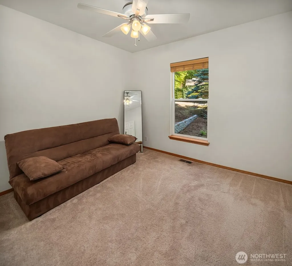 940 E Lakeshore Drive Allyn WA 98524