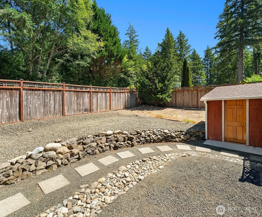 940 E Lakeshore Drive Allyn WA 98524