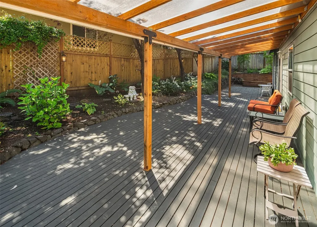 940 E Lakeshore Drive Allyn WA 98524