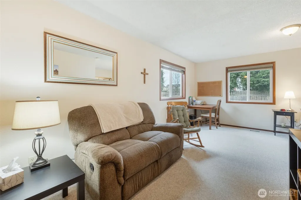 15120 Elm Street E Sumner WA 98390
