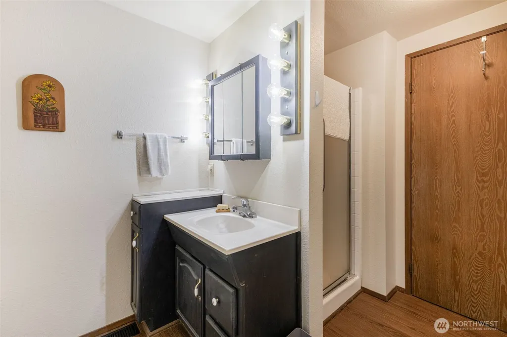 15120 Elm Street E Sumner WA 98390