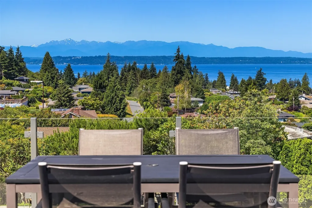 227 Highland Drive Edmonds WA 98020