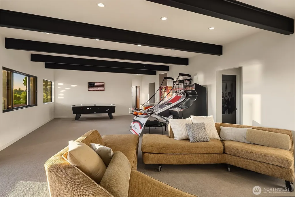 227 Highland Drive Edmonds WA 98020