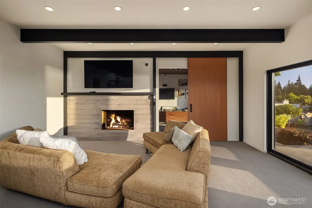227 Highland Drive Edmonds WA 98020