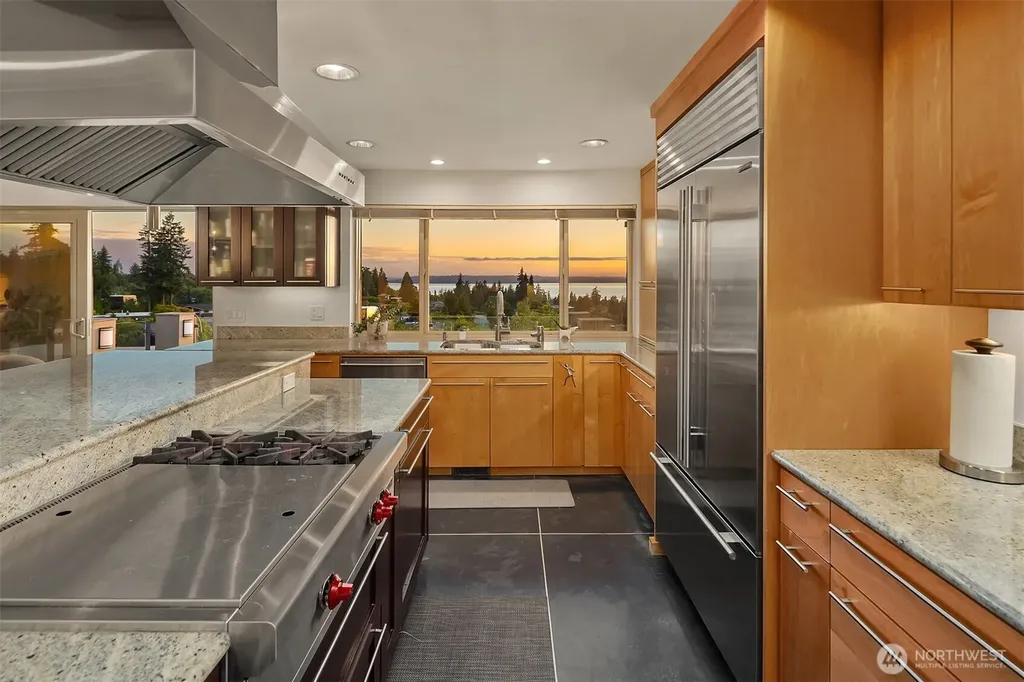227 Highland Drive Edmonds WA 98020