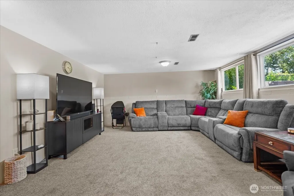 8515 94th Street SW Lakewood WA 98498
