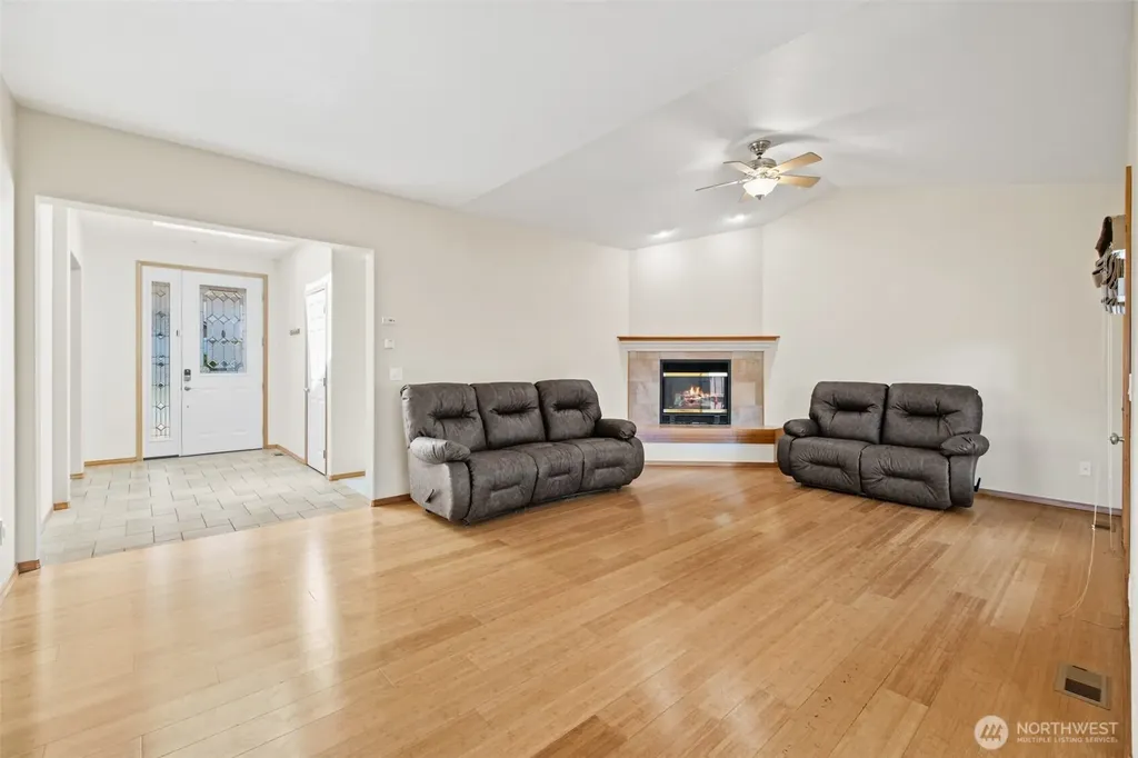 191 Choice Loop Sequim WA 98382