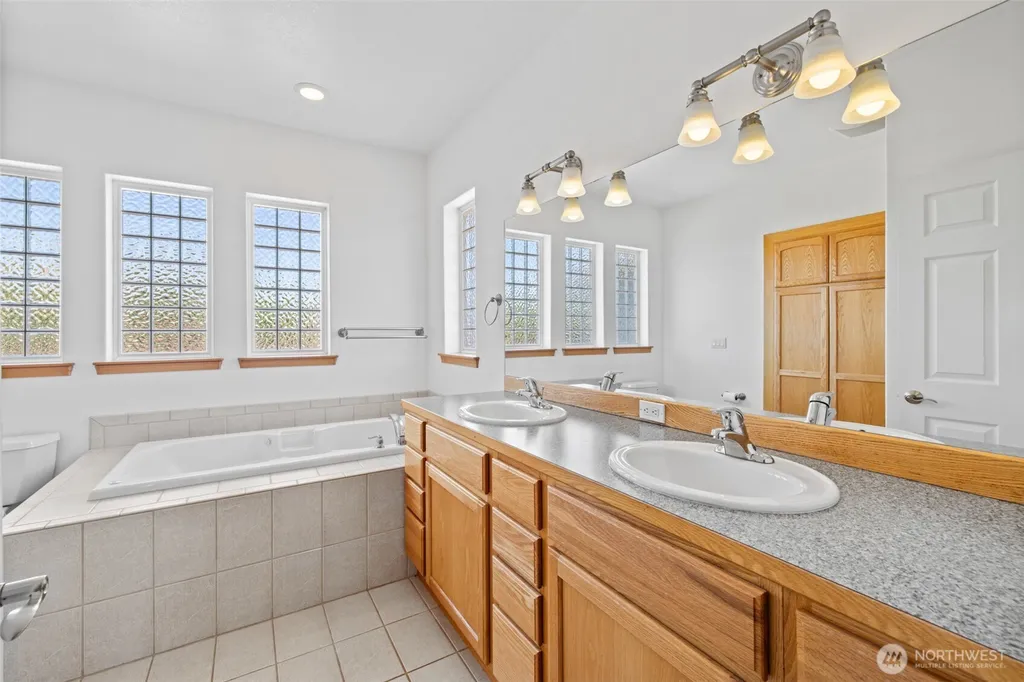 191 Choice Loop Sequim WA 98382