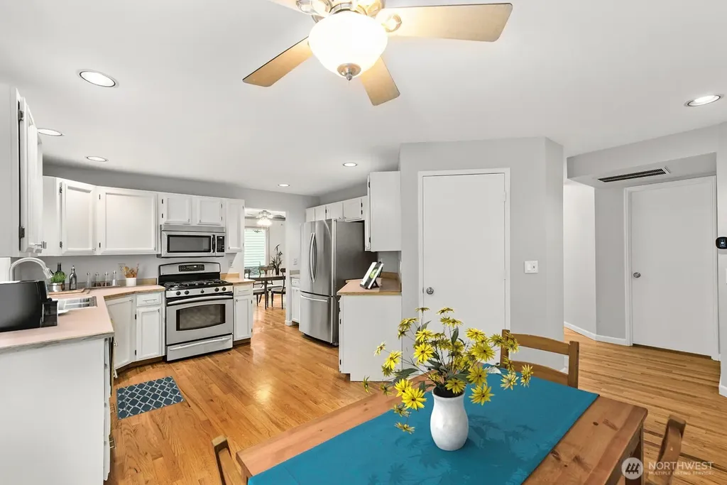 24417 SE 46th Street Sammamish WA 98029