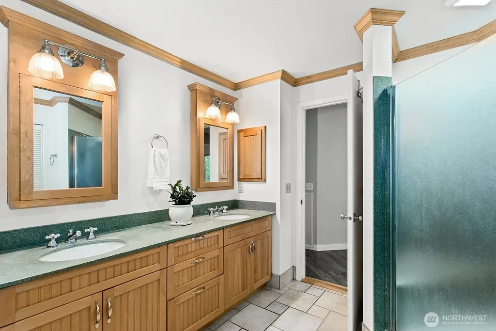 24417 SE 46th Street Sammamish WA 98029