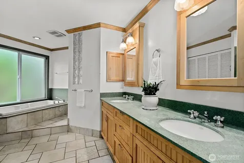 24417 SE 46th Street Sammamish WA 98029