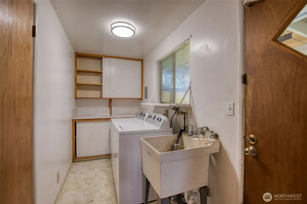 10704 Doten Drive SW Lakewood WA 98499