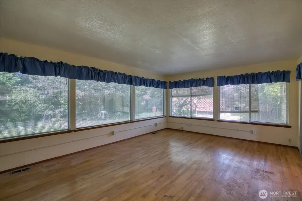 10704 Doten Drive SW Lakewood WA 98499