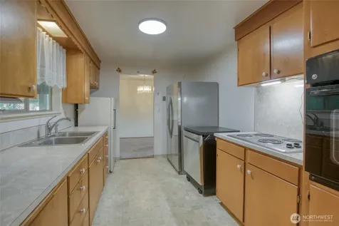 10704 Doten Drive SW Lakewood WA 98499