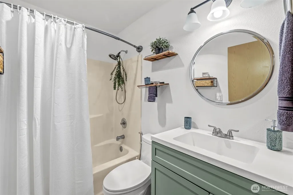 20824 70th Avenue W Lynnwood WA 98036