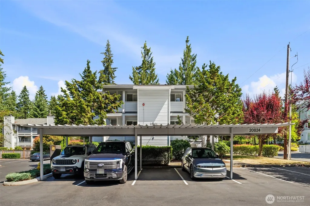 20824 70th Avenue W Lynnwood WA 98036