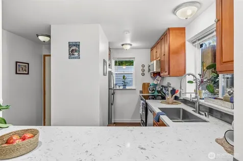 20824 70th Avenue W Lynnwood WA 98036