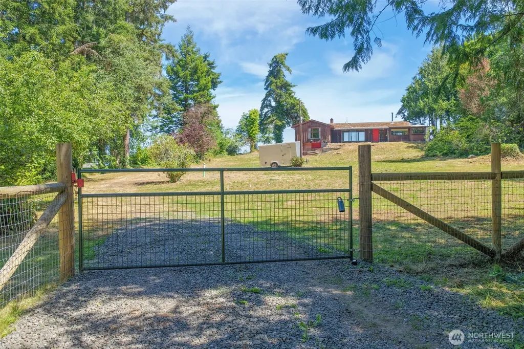 3984 NE Twin Spits Road Hansville WA 98340