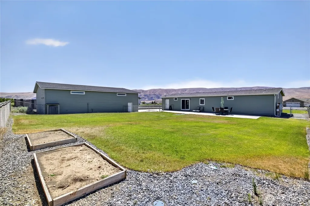 203 Moon River View SW Mattawa WA 99349