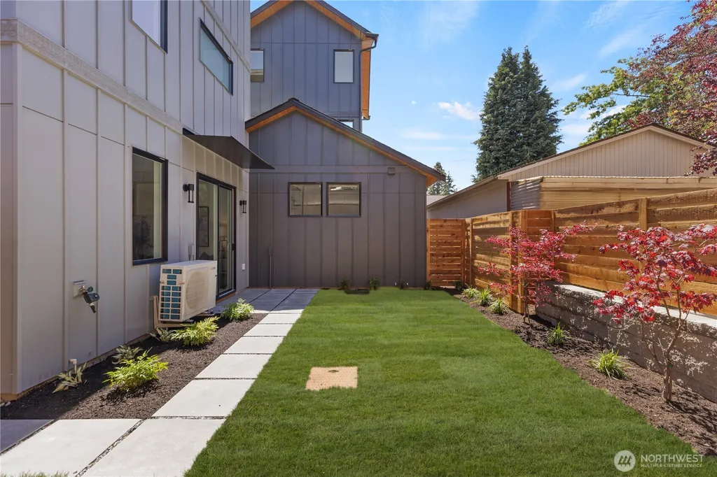 512 N 92nd Street Seattle WA 98103