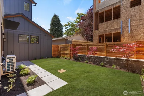 512 N 92nd Street Seattle WA 98103